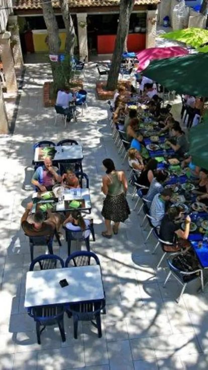 Restaurant du camping Les Grands Pins dans le Var